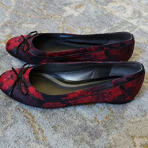 Talbot's Red Floral Bow Ballet Flats Size 7AA - Picture 4 of 10